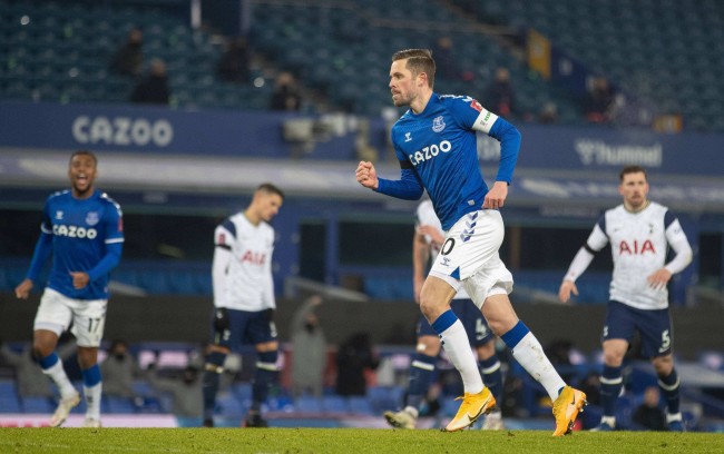 却在经济压 却在经济压